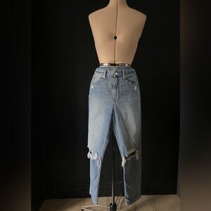 American Eagle Distressed Blue Jeans 6 regular